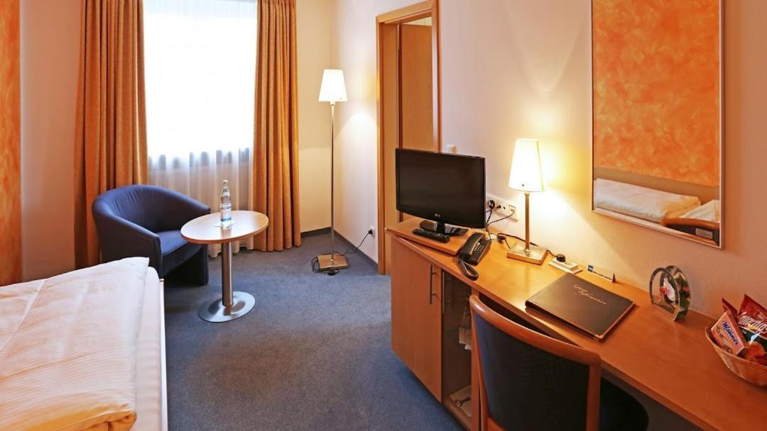 Hotel Graf Lehndorff Zur Messe — Photos 2